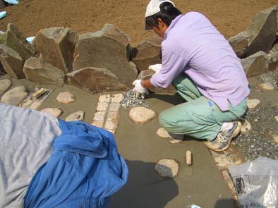 ガーデンデザイナーと職人、樹木葬・いわき市