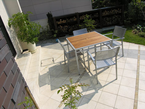 ガーデンテーブル