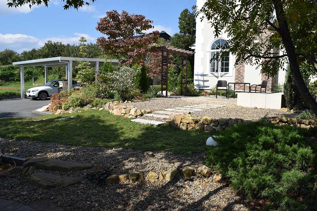 クラピアガーデン2><br>
                <br>
                <img src=