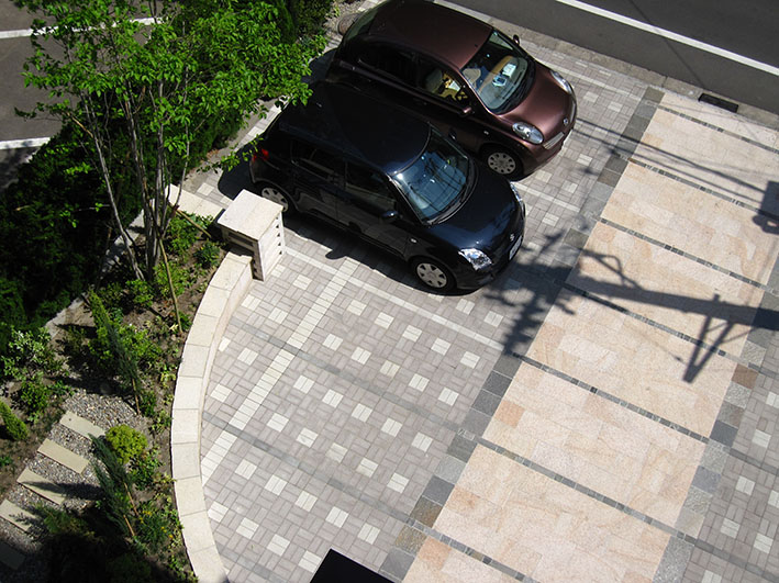 の駐車場工事,駐車場リフォームを鳥瞰