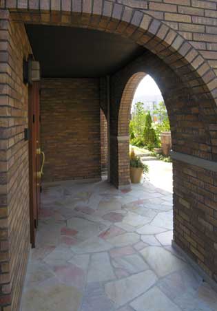 セキスイツーユーホーム名取ポーチ石舗装