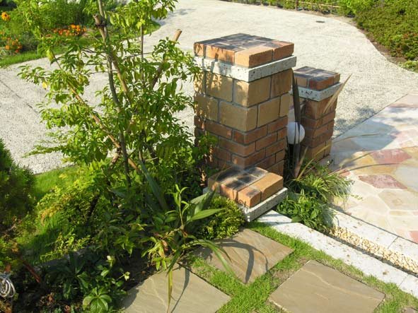 セキスイハイム名取1門柱・花台