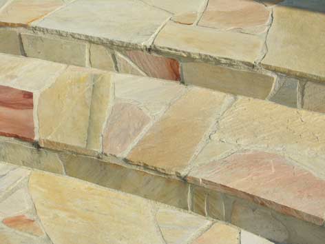 名取5階段自然石乱張り