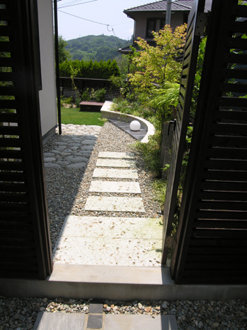 青葉区3平板飛石